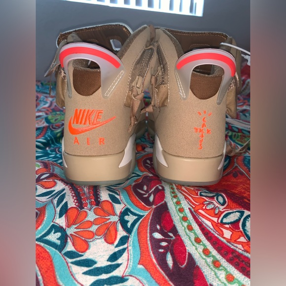 Jordan 6s Travis scott “British khakis” - Picture 2 of 6